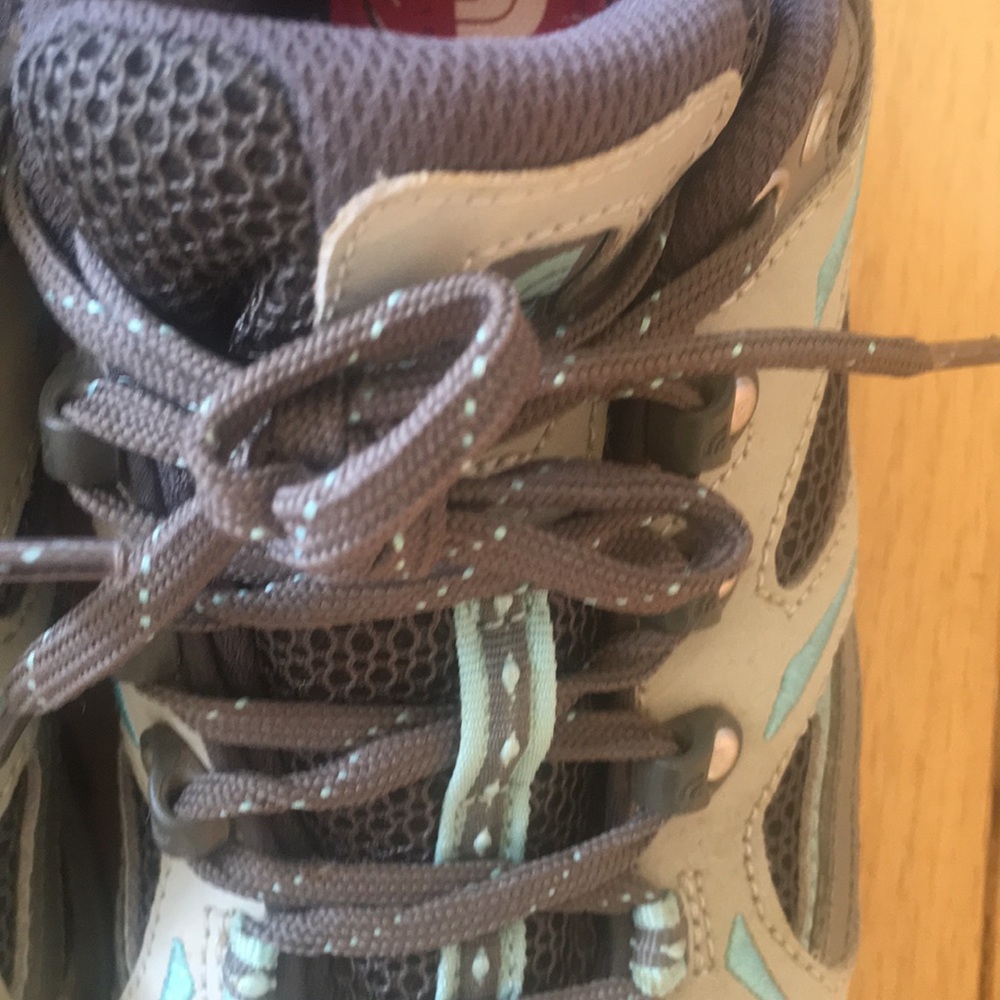 New North Face hiking sneakers - 7.5 - Picture 4 of 7